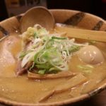 Obtenez la saveur de ramen au miso et la saveur de ramen à la sauce soja supervisées par Baby Star Ramen Maru et Sumire au 7-Eleven!
