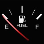 【2023年5月】普通汽油价格是多少？我比较了1年前和1个月前的价格！